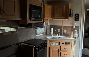 2005 Thor Vortex 263VTB RV rental photo 4