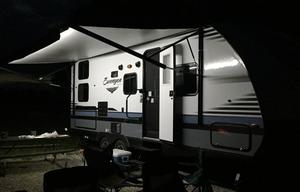2017 Surveyor 245 BHS   Delivery available. Generator available.