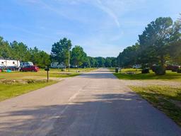 Eagle's Nest Campground