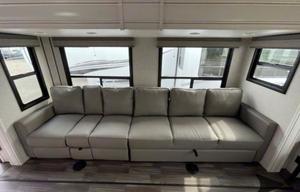NEW 5TH WHEEL CAMPER WITH ROOM FOR EVERYONE!