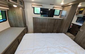 Rockwood Ultra Lite | Modern, Spacious and Cozy