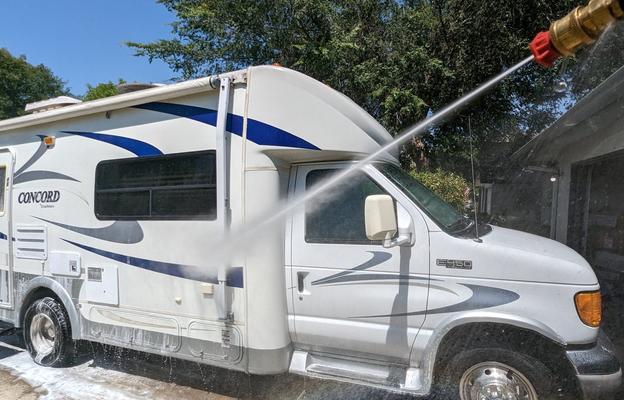 2004 Concord 225LE Ford RV rental photo 1