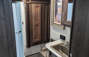 No Towing Needed! Luxury RV Sleeps 10
