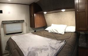 AGA 2 -	2017 Jayco Jay Flight SLX 245RLSW