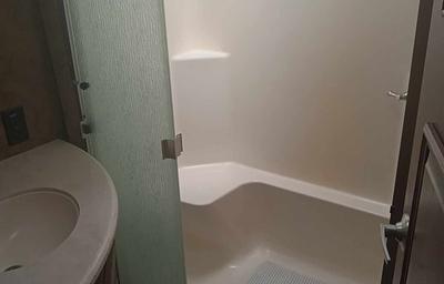 2015 CrossRoads RV Rushmore Washington RF39WA RV rental photo 3