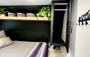 "Lightweight" 5-6 member Family Bunkhouse *SOLAR*!