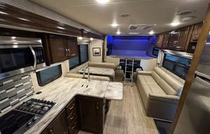 Luxury Super C RV – Sleeps 10 - Thor Magnitude