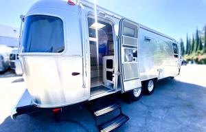 ✧ Silver Soufflé ✧ Luxury Airstream • Panoramic ✧