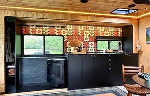 REMODELED, luxury  new interior. DELIVERY ONLY.