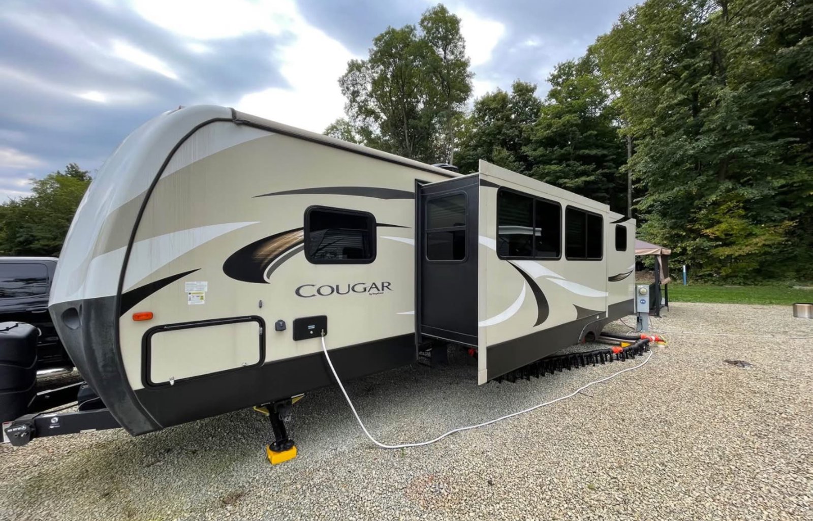 Large family camper for summer fun with bunkhouse!
