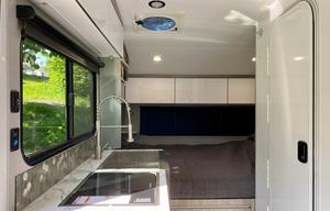 2022 inTech RV Sol Horizon