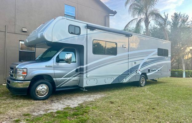2025 Winnebago 31H Bunkhouse