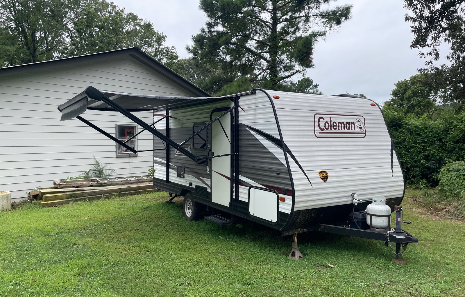 2019 Coleman Lantern LT Series 17FQ